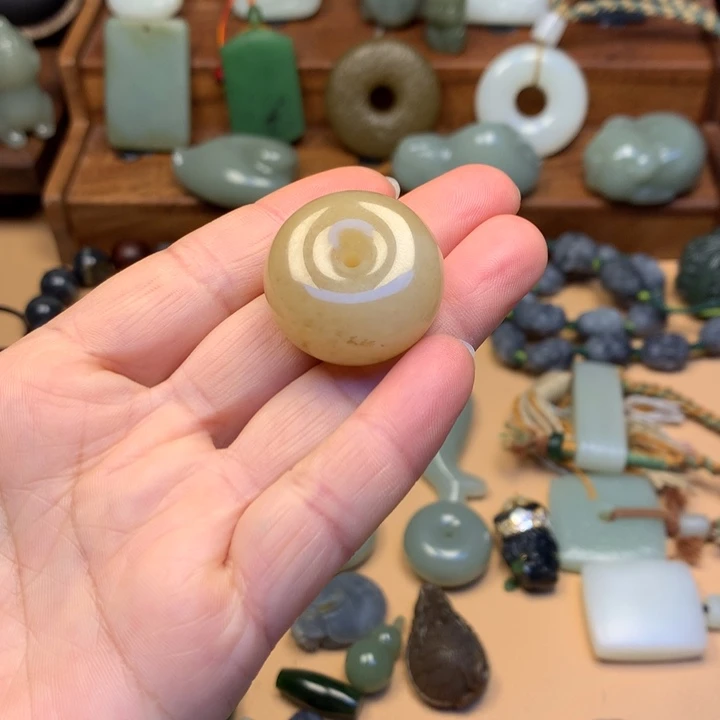 珈***熙和田玉未镶嵌颈饰