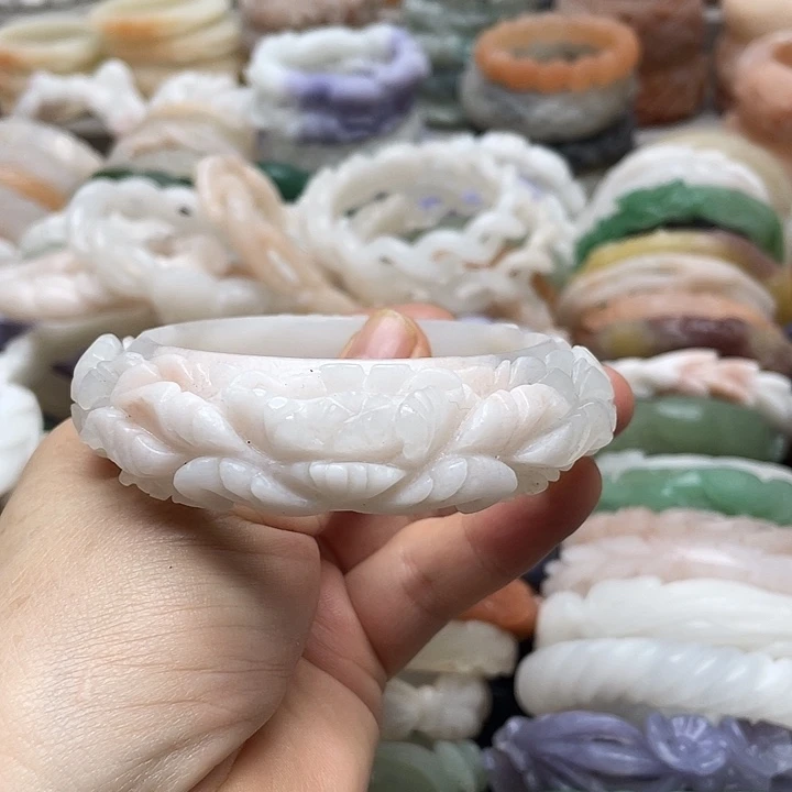 未镶嵌手镯石英岩玉