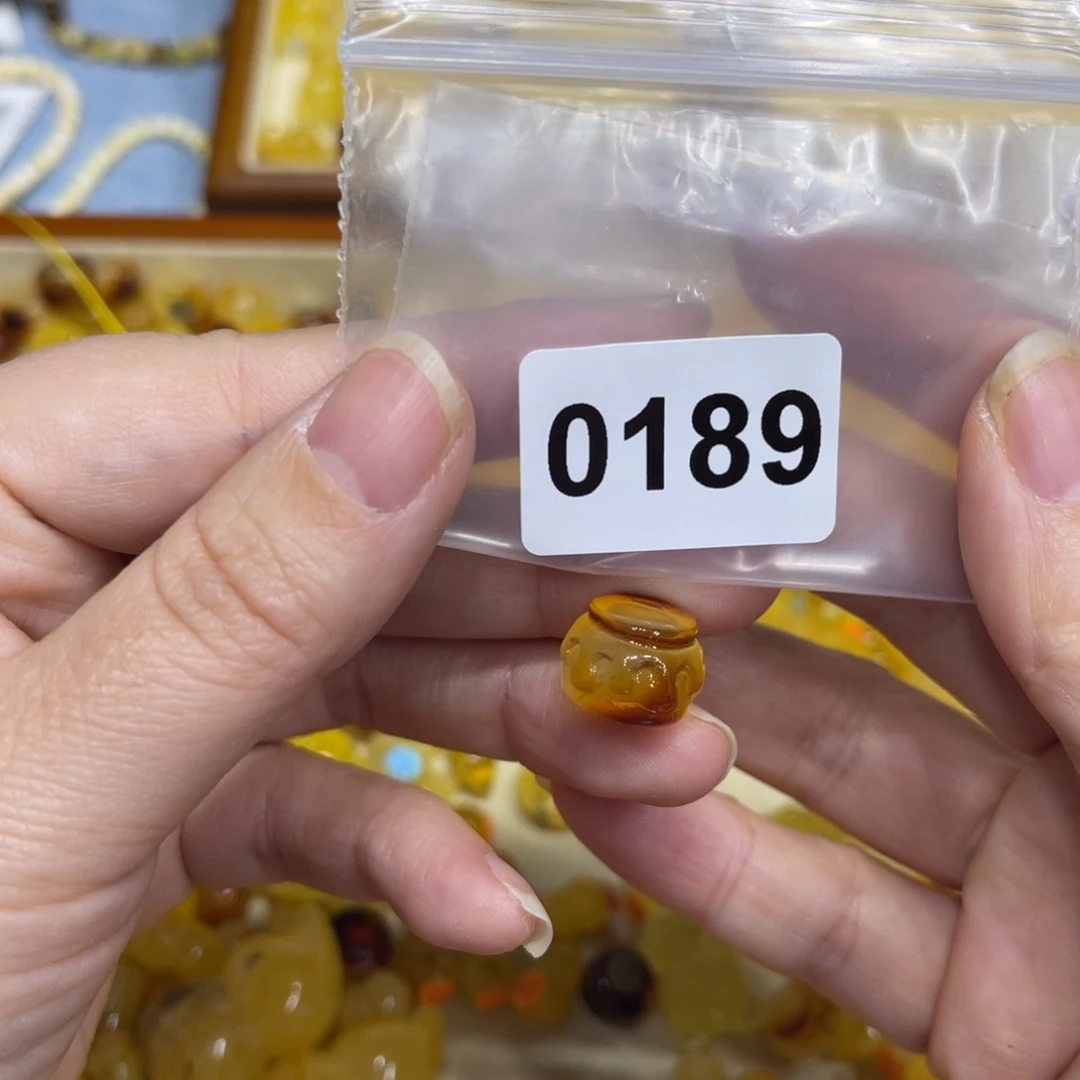 琥珀珠宝奇石未镶嵌