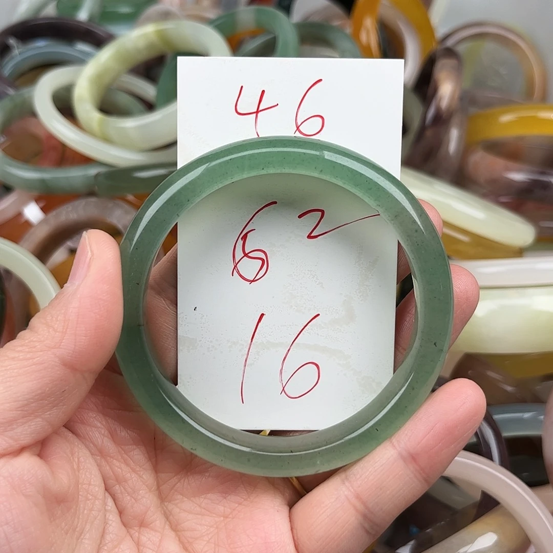 石英质玉未镶嵌手镯46