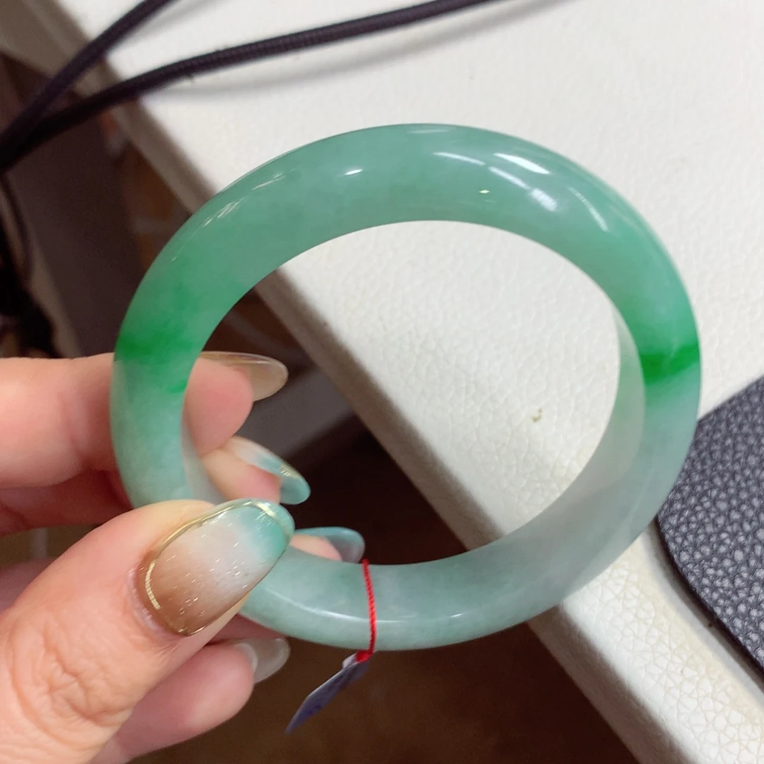 未镶嵌手镯翡翠缅甸