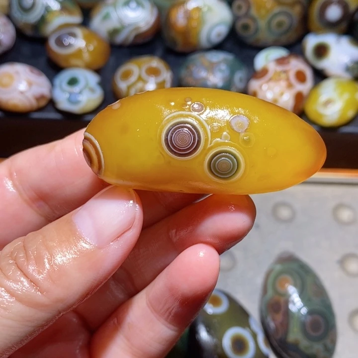 未镶嵌玛瑙/玉髓珠宝半成品60