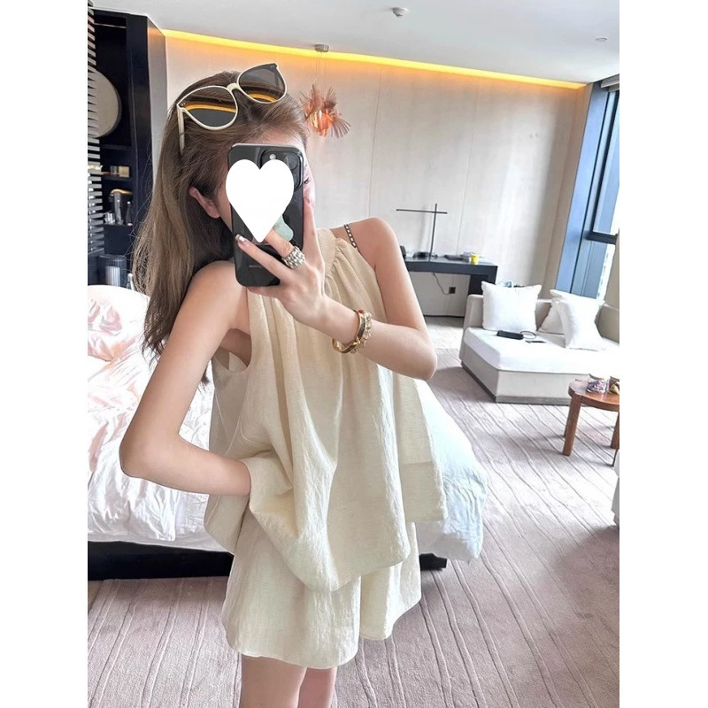 清新吊带无袖漏肩挂脖上衣短裤两件套夏季新款ins休闲套装遮肚