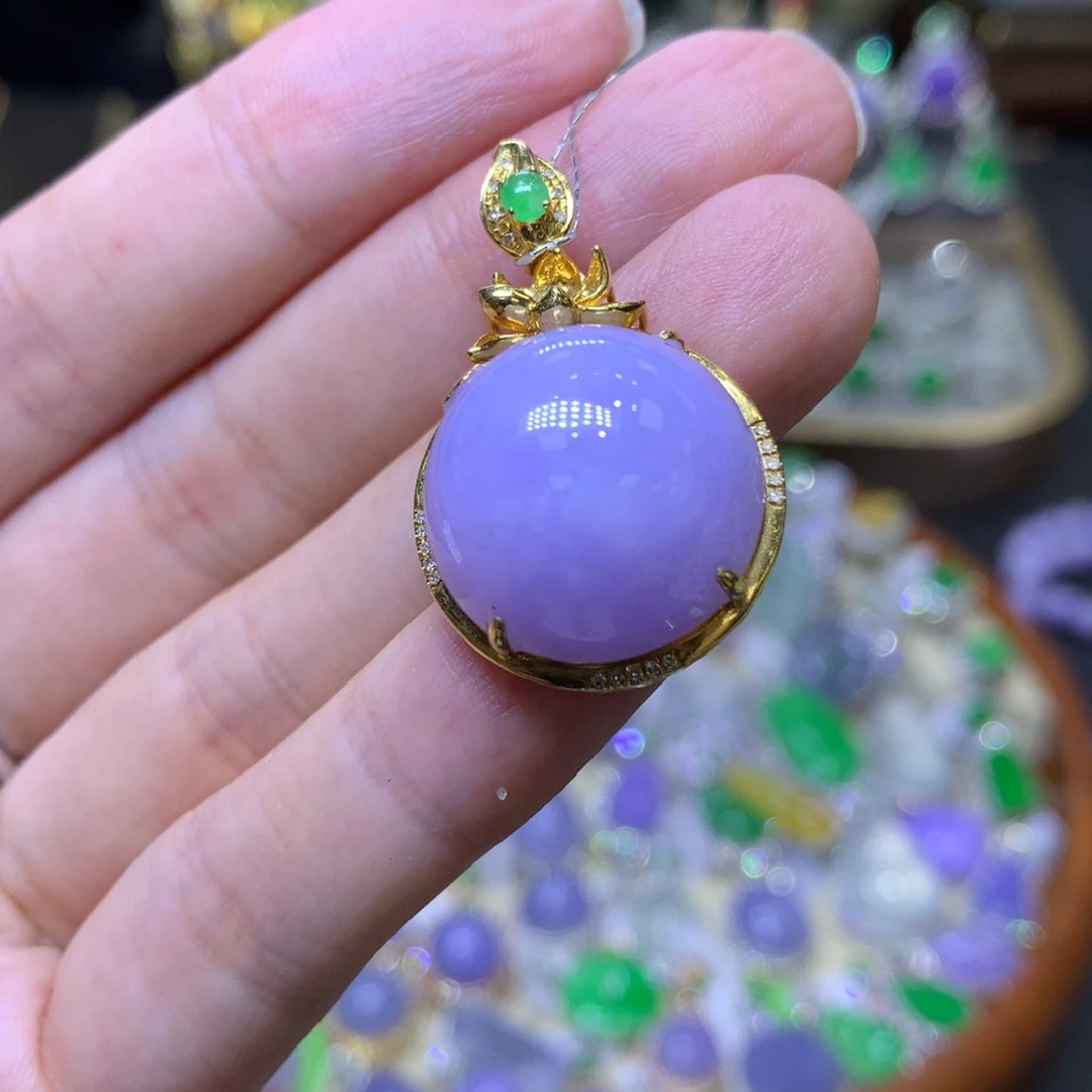 翡翠18K金镶嵌颈饰