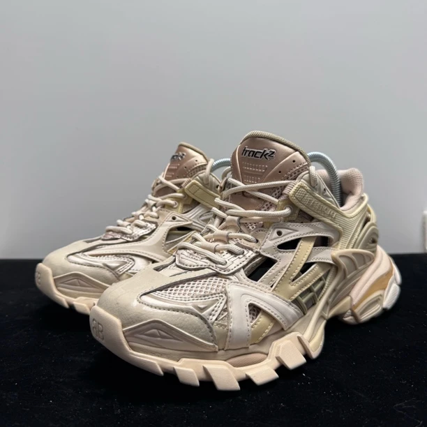 95新 Balenciaga/巴黎世家 37码 Track 2.0 低帮 老爹鞋 米白色