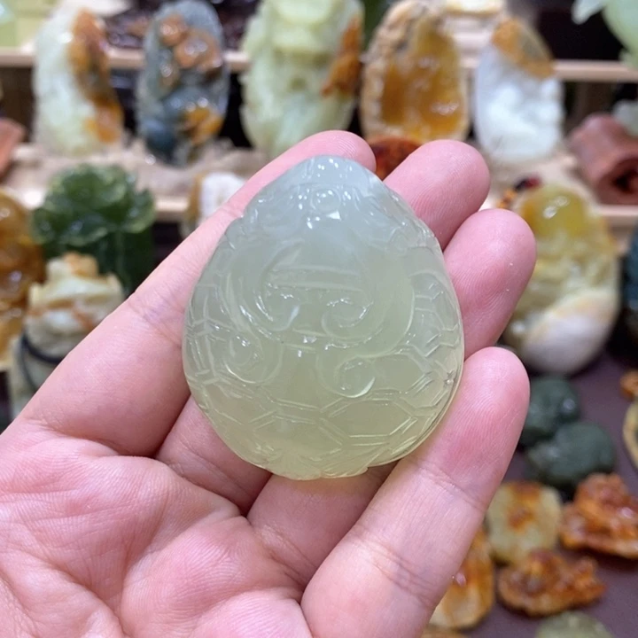 未镶嵌蛇纹石玉颈饰