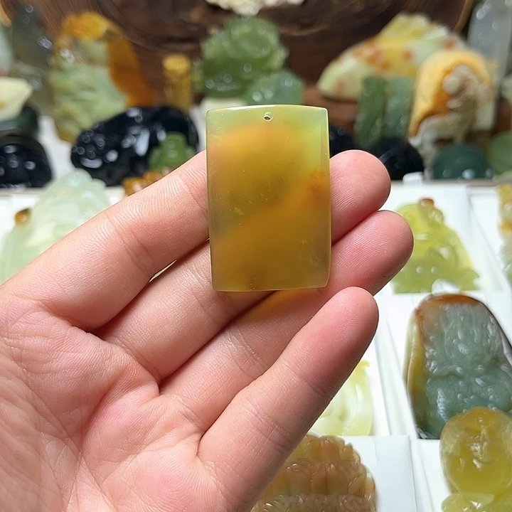 未镶嵌蛇纹石玉颈饰