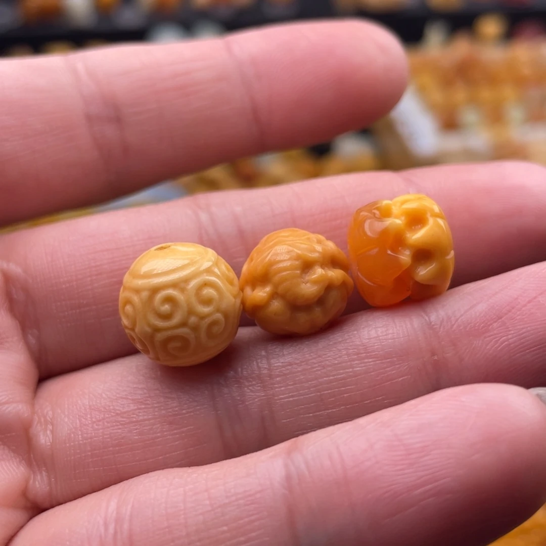 石英质玉（缅黄）颈饰未镶嵌外**阳