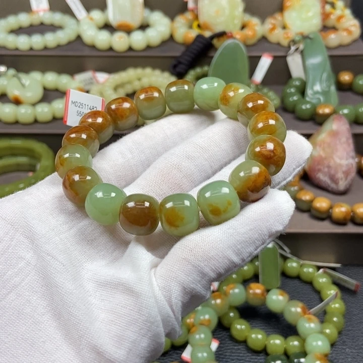 土***挖透闪石质玉未镶嵌手链