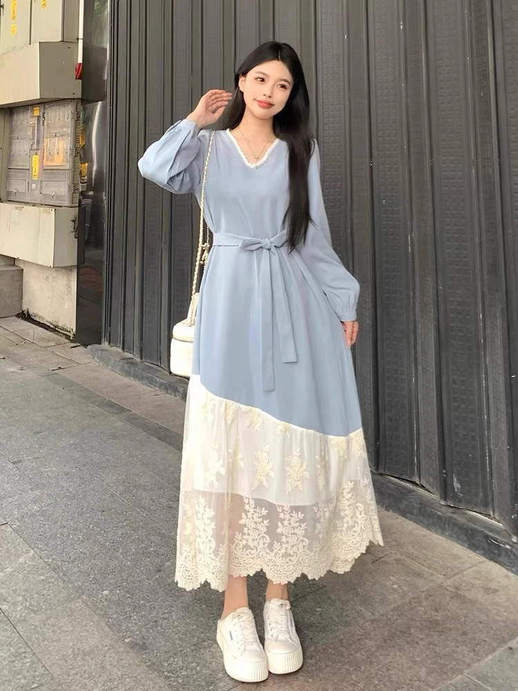 假两件蕾丝拼接连衣裙子女春装2025新款法式气质感蓝色长裙
