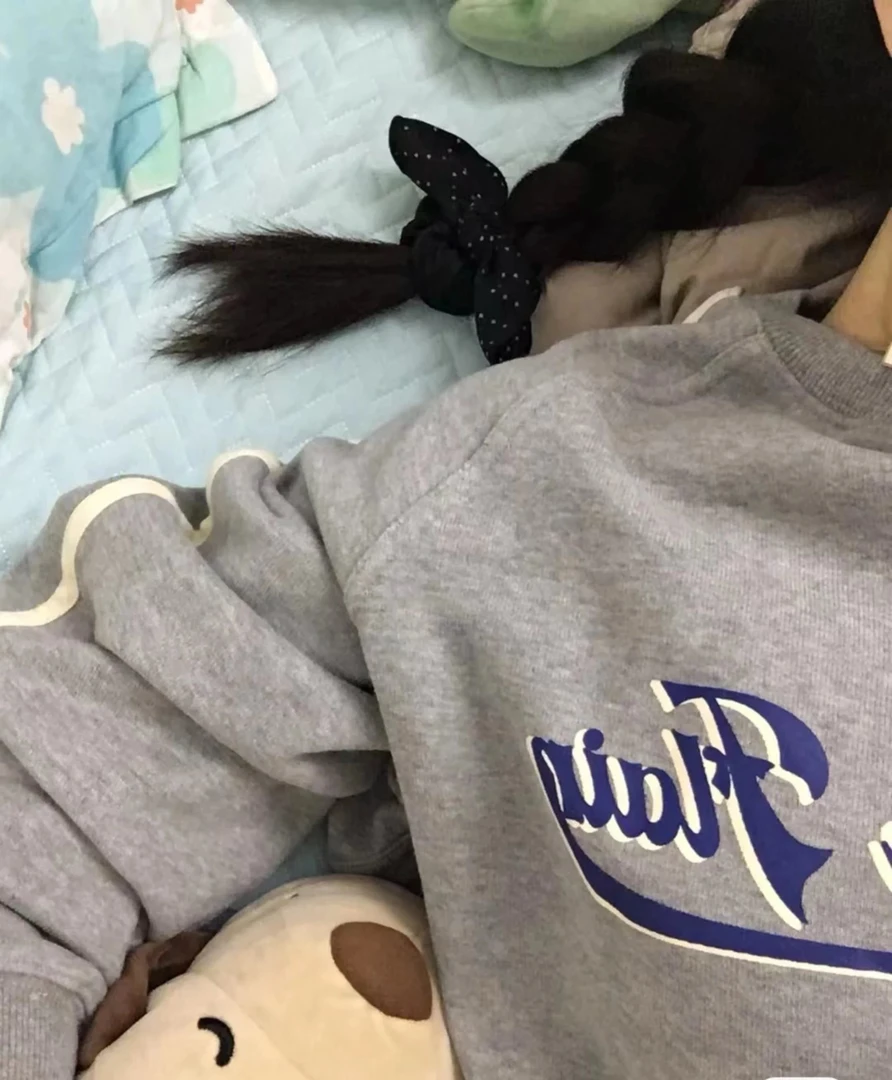 福利！纯元 小众复古加绒圆领卫衣 韩系小姐姐们必入款