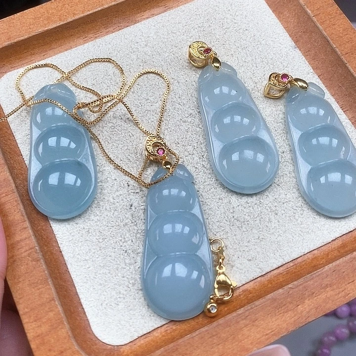 翡翠颈饰未镶嵌吊坠