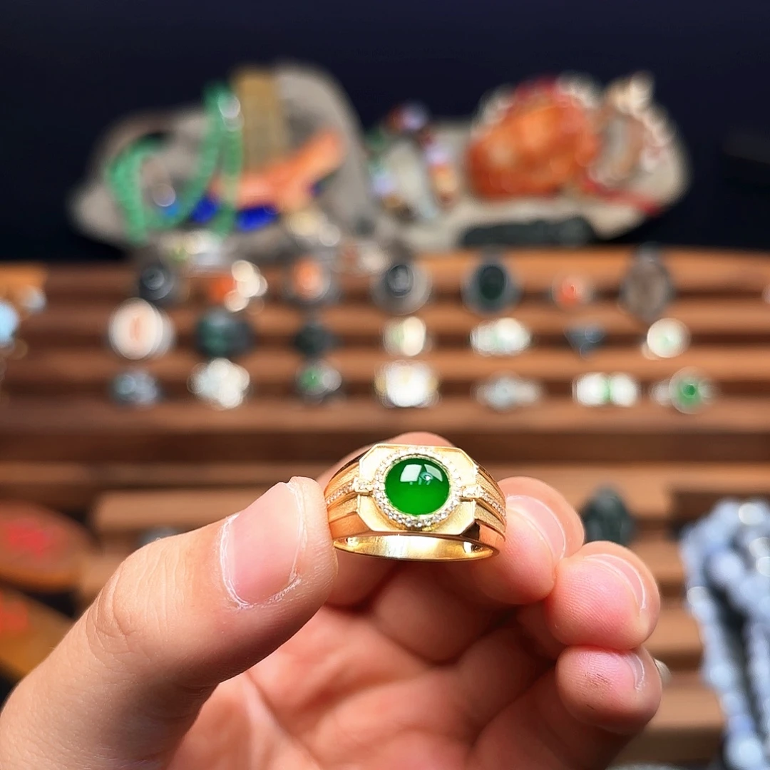 無***名翡翠18K金镶嵌戒指