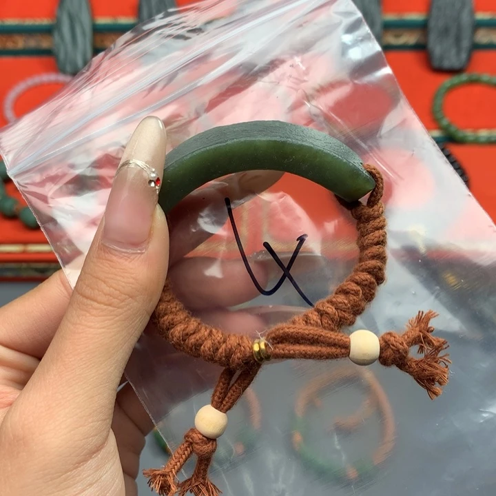 和田玉（糖玉）颈饰未镶嵌