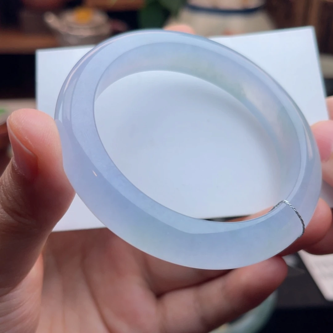 翡翠手镯未镶嵌正圈