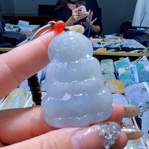 颈饰未镶嵌翡翠一个
