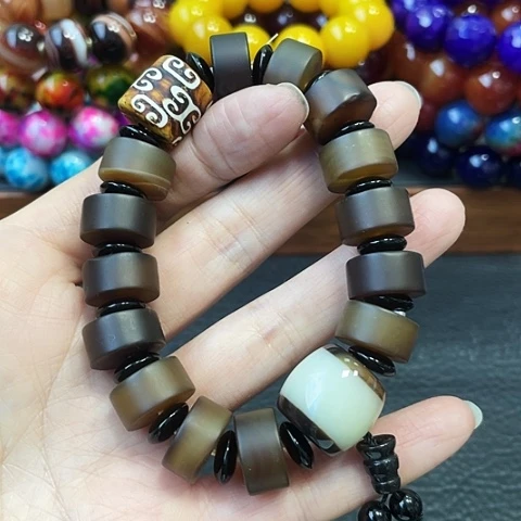 玛瑙未镶嵌手饰藏珠