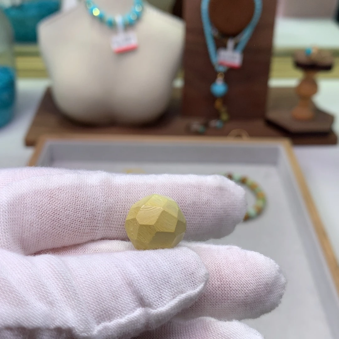 绿松石配饰未镶嵌