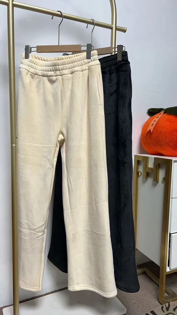 1022宝宝绒阔腿裤