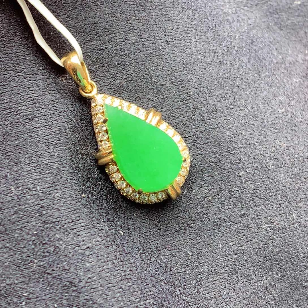 翡翠18K金镶嵌颈饰上新