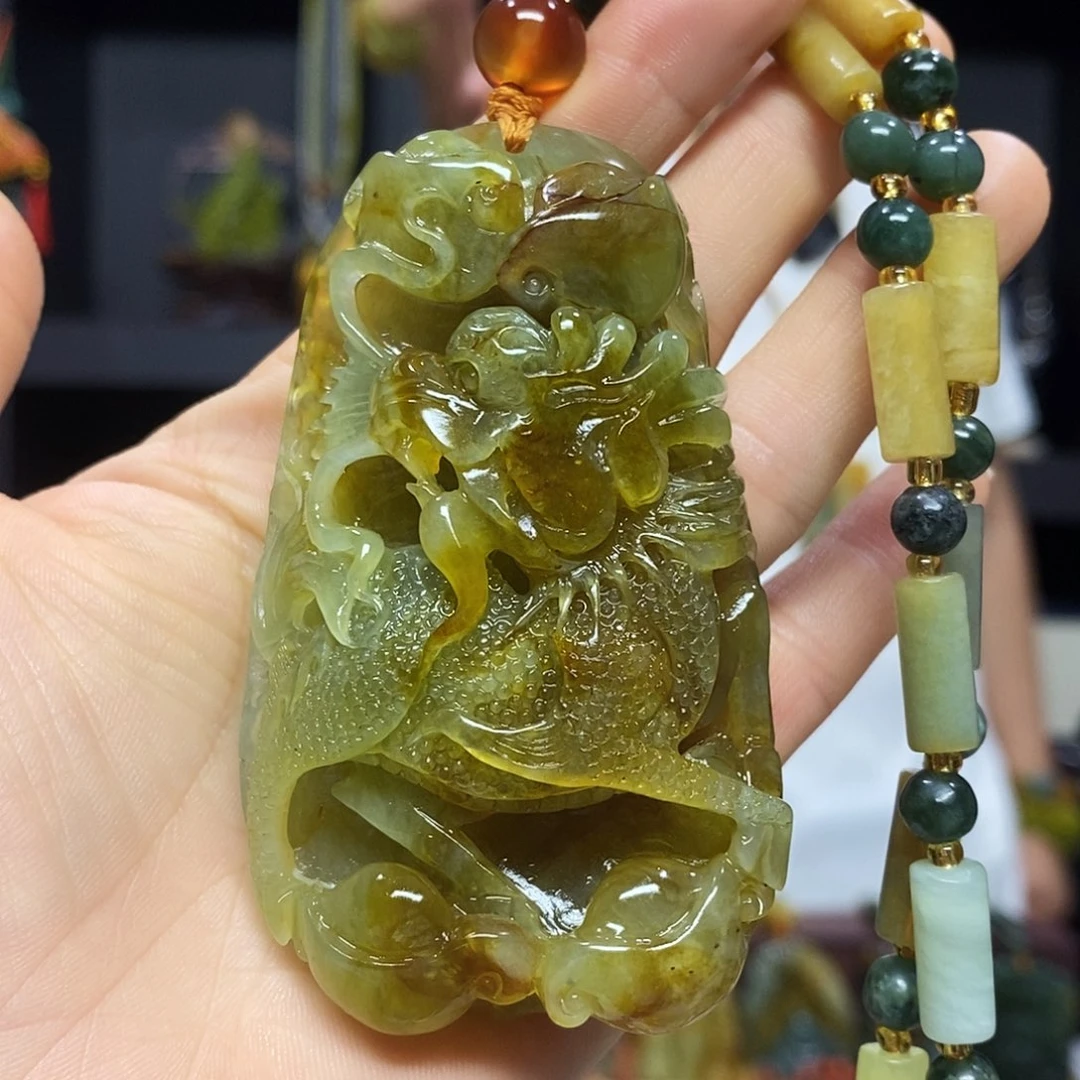 未镶嵌岫玉挂件吊坠