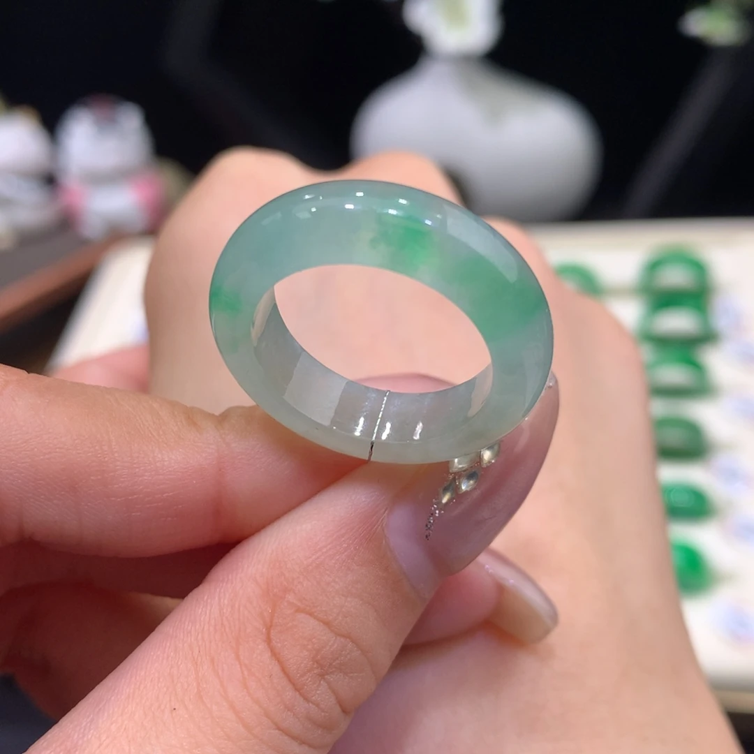 翡翠未镶嵌戒指翡翠