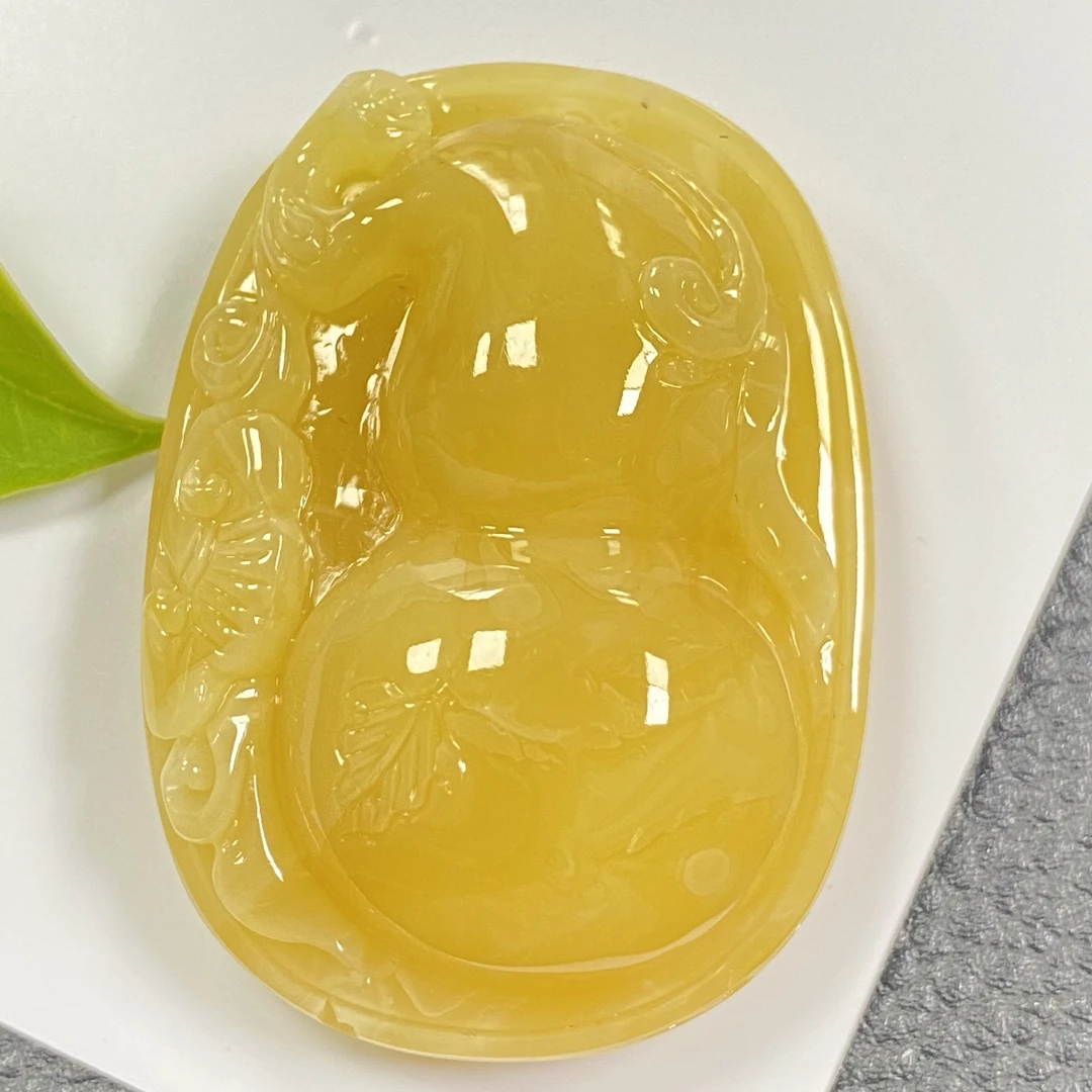 「戴琴珠宝」Q977-蜜蜡雕刻件吊坠（多样性发其一）