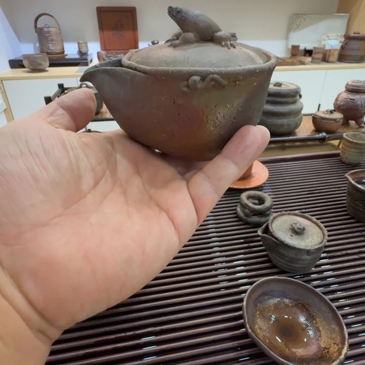 铃木黄弋备前烧底部有使用痕迹