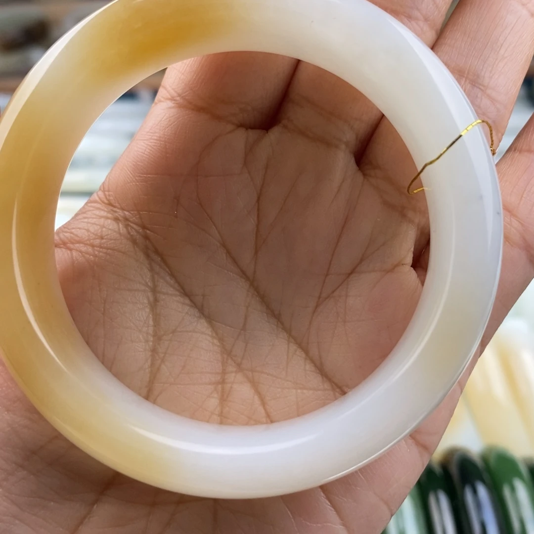 和田玉未镶嵌手串