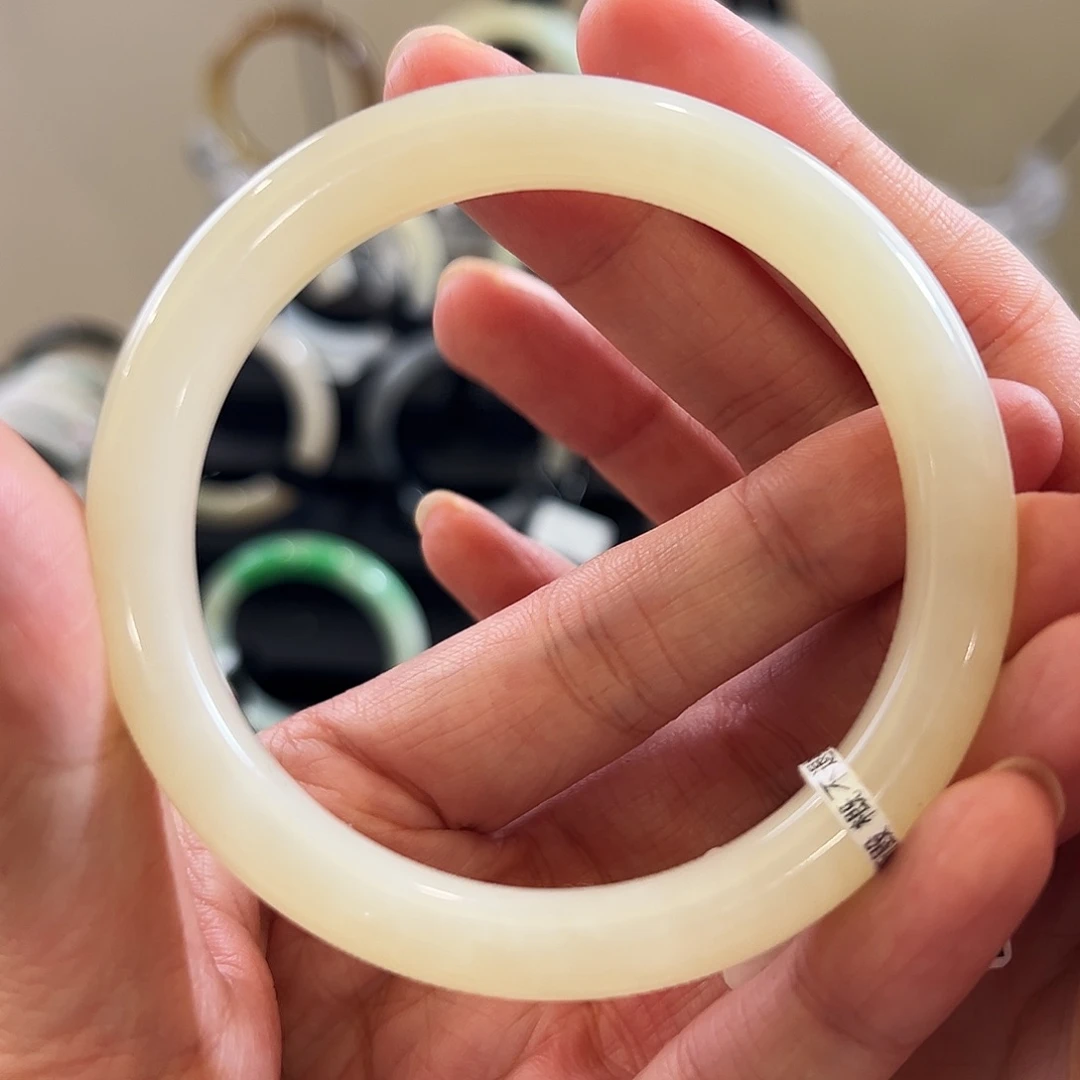 和田玉未镶嵌手镯59