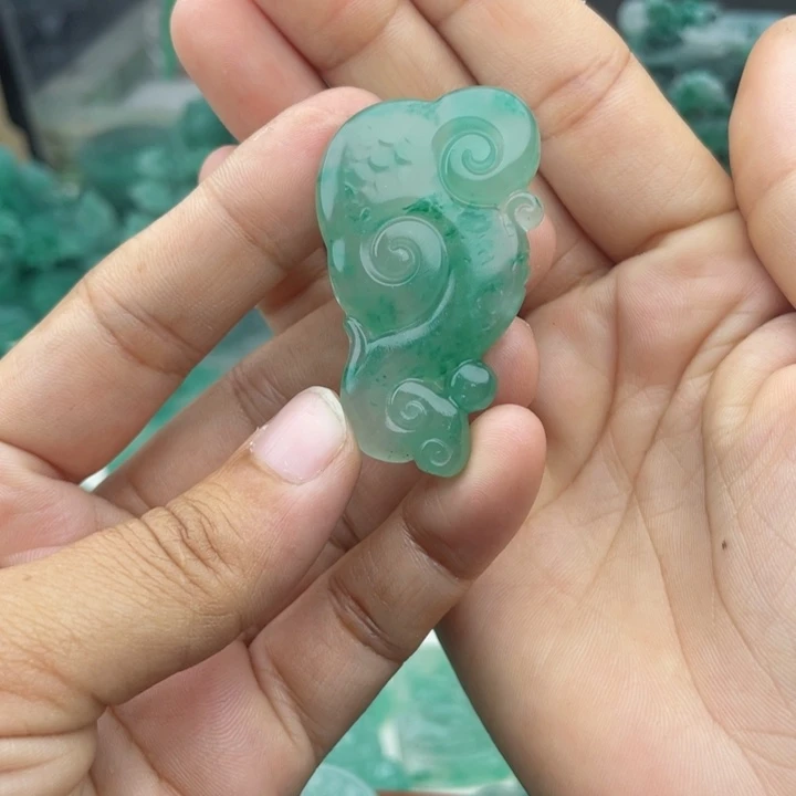石英质玉未镶嵌颈饰二*兄