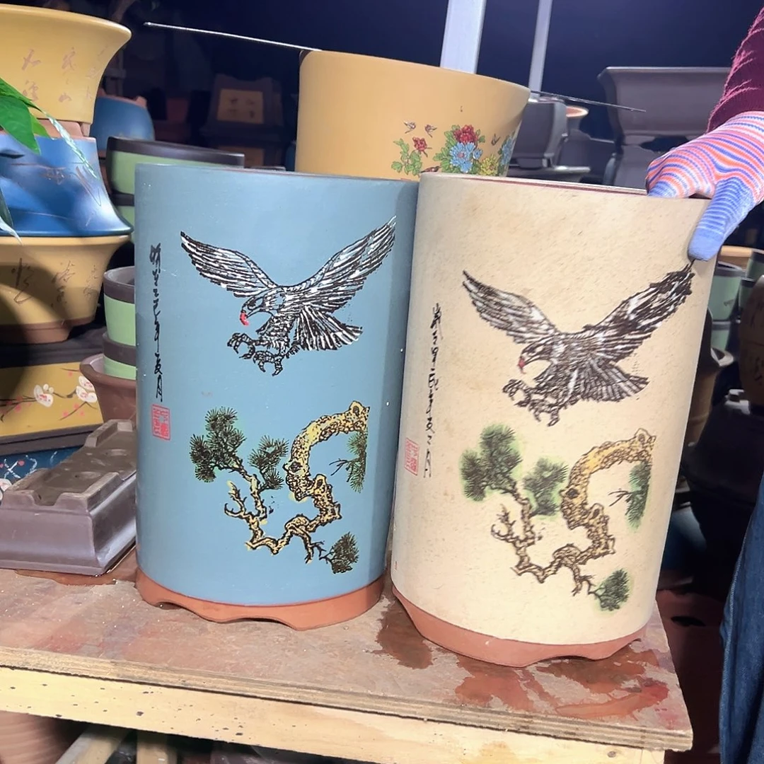 白老鹰笔筒大+蓝老鹰笔筒大