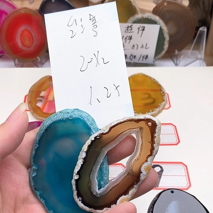 台***哥合金颈饰玛瑙/玉髓