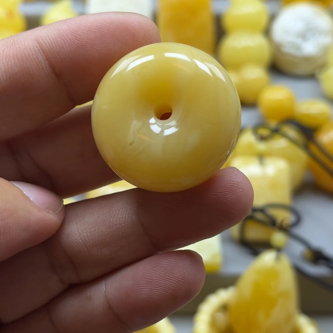 蜜蜡珠宝奇石未镶嵌