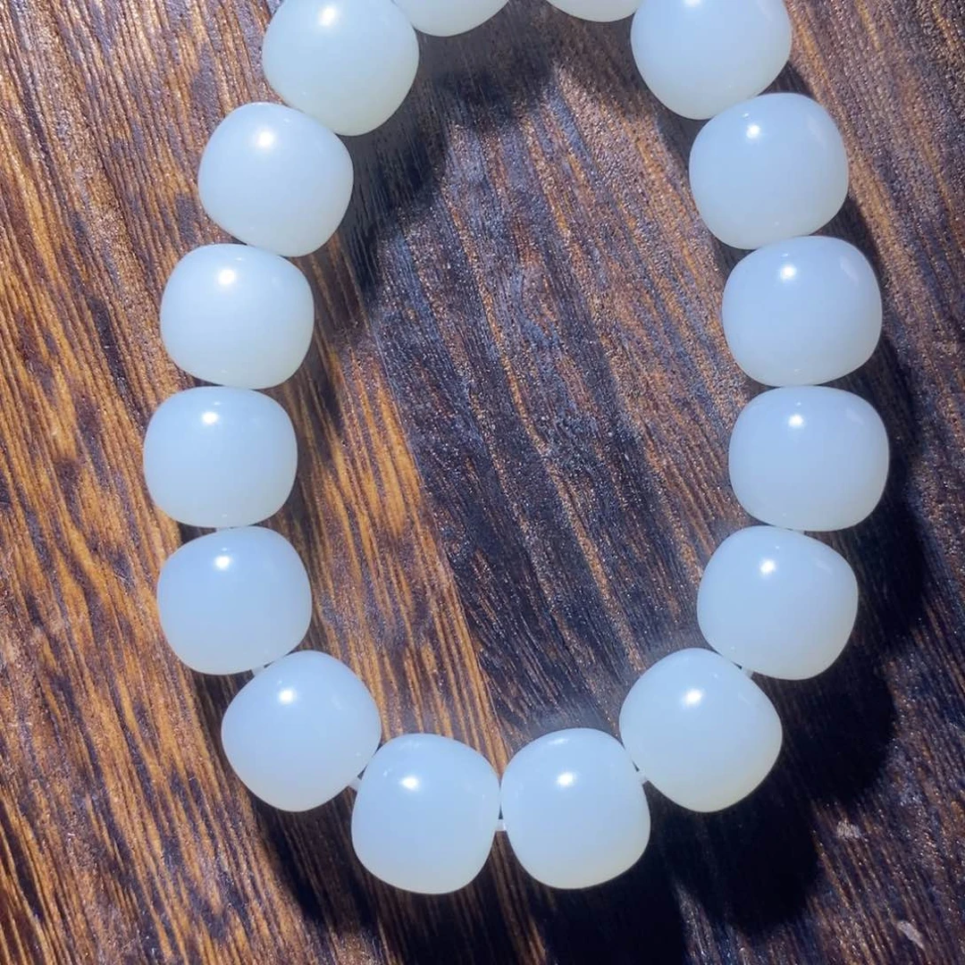 和田玉手串未镶嵌张***?14m老型