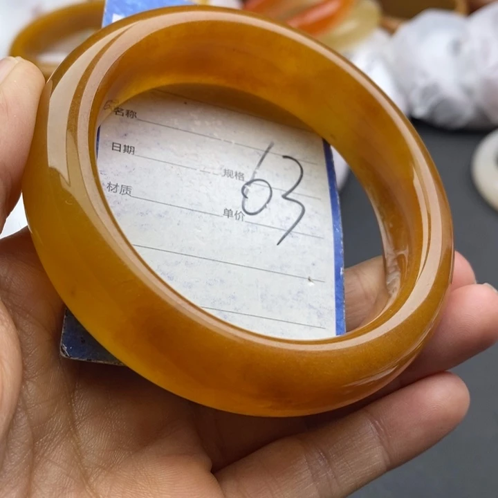 未镶嵌手镯石英质玉