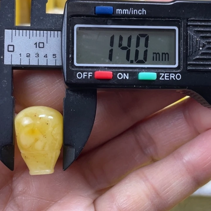 蜜蜡未镶嵌裸石31杂