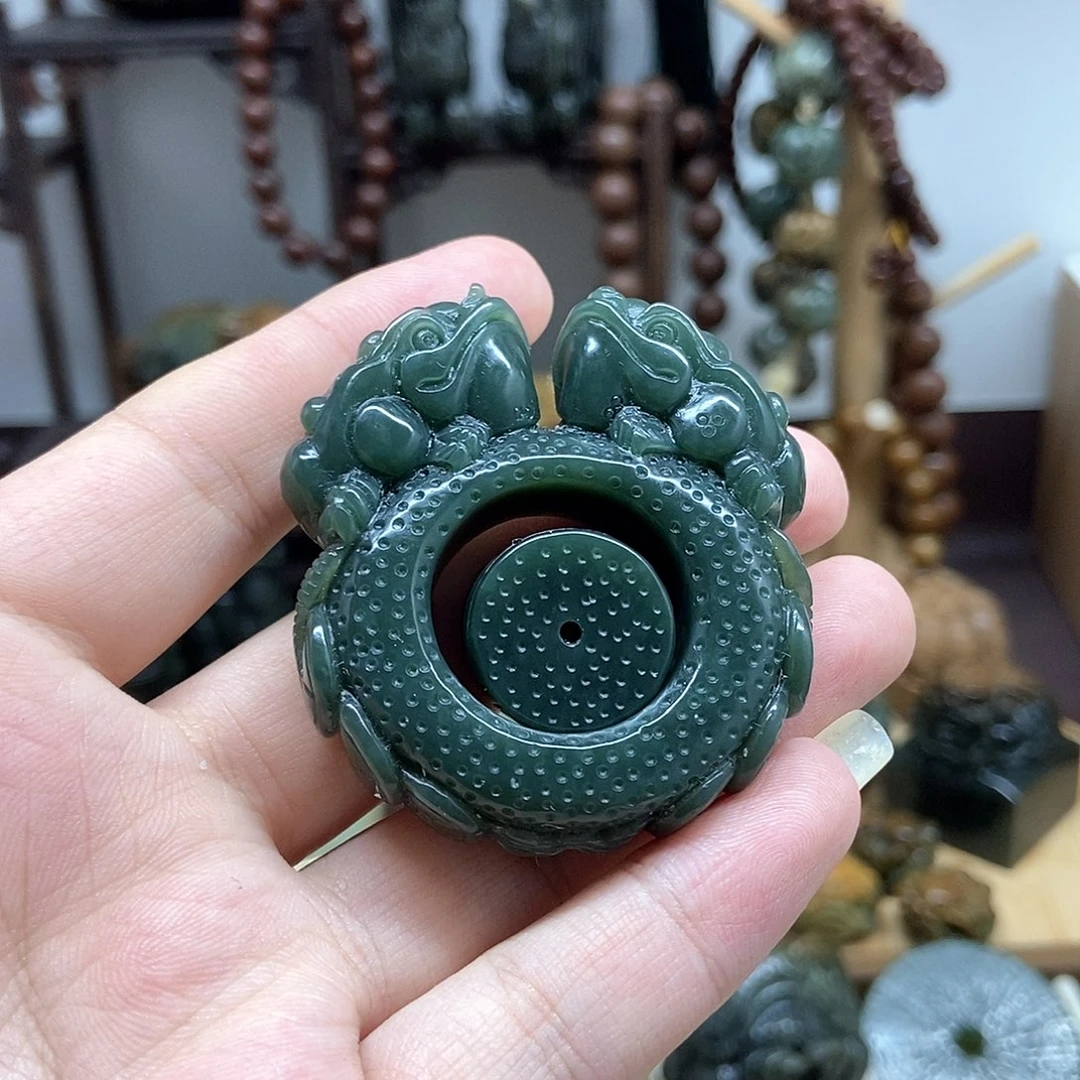 和田玉挂件未镶嵌铭***记