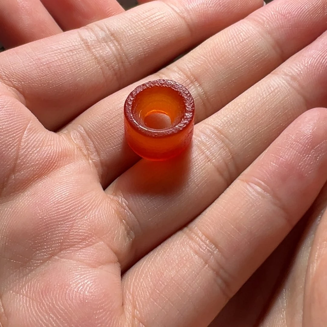 玛瑙/玉髓未镶嵌玛瑙。   珠子