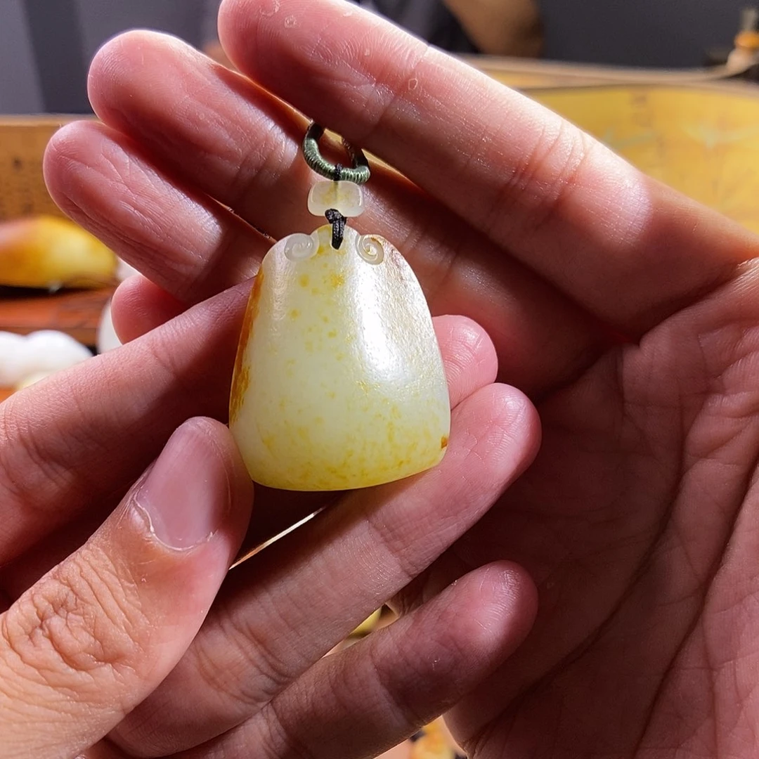 和田玉未镶嵌颈饰我****的