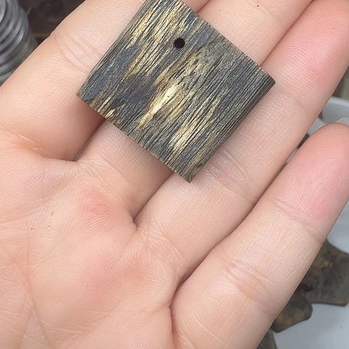 小***生沉香碎屑沉香3.7克