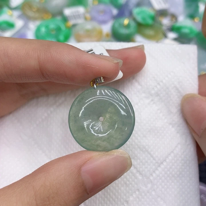 翡翠18K金镶嵌颈饰111111111