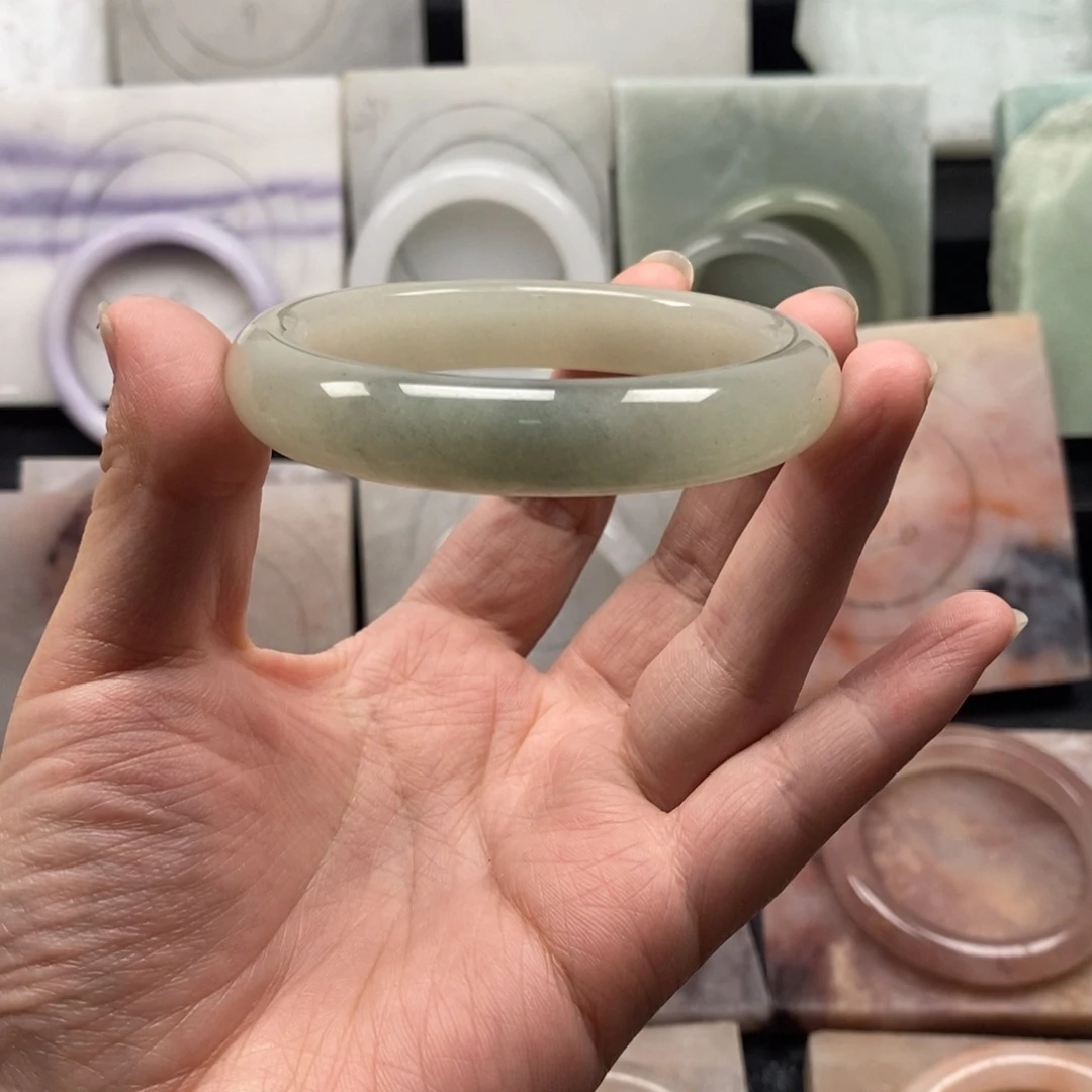 石英质玉未镶嵌手镯5859圈口