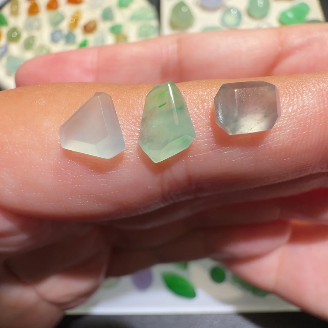 定制翡翠未镶嵌冰种随行三颗