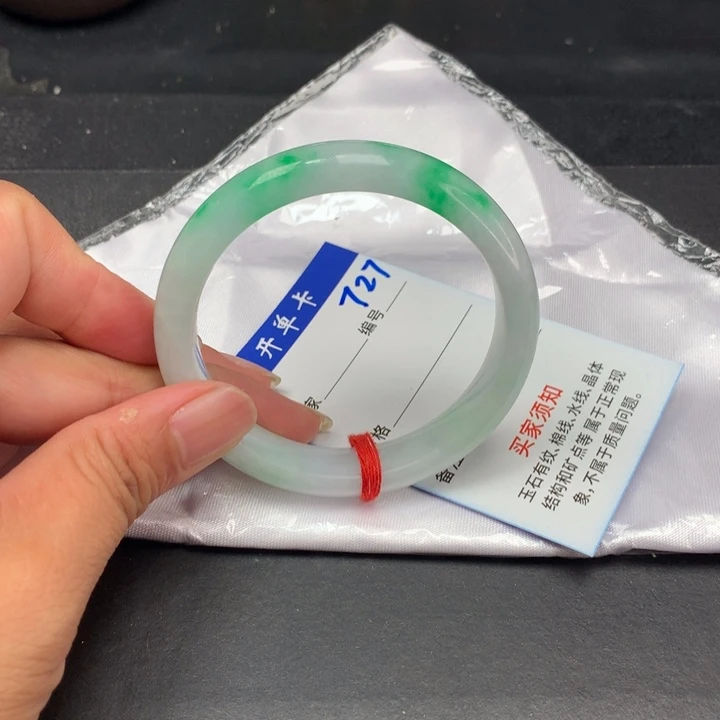 以实物为准拍哪个发哪个727