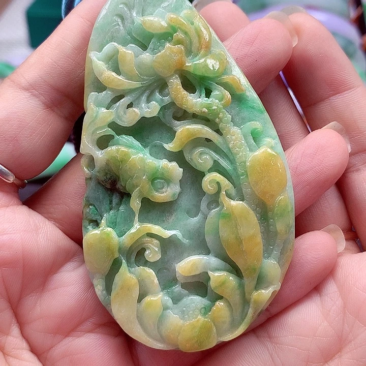 翡翠未镶嵌颈饰翡翠