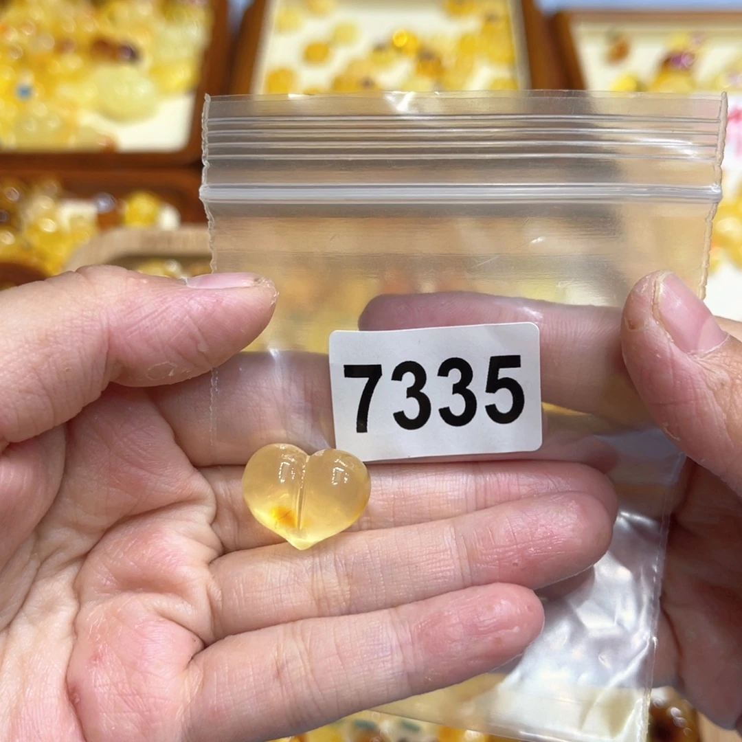琥珀颈饰未镶嵌蜜蜡