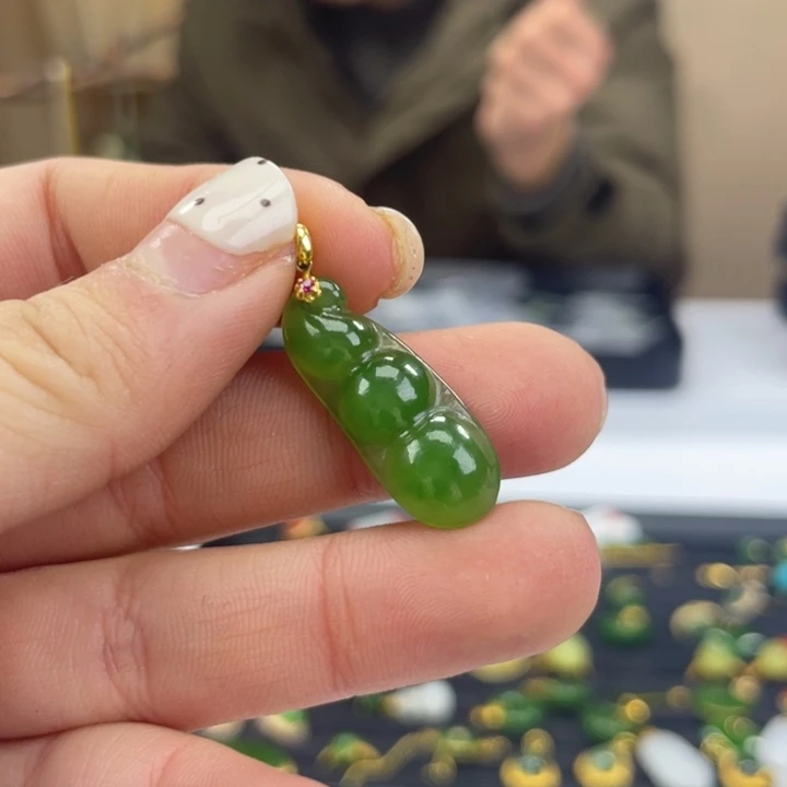 和田玉18K金镶嵌颈饰