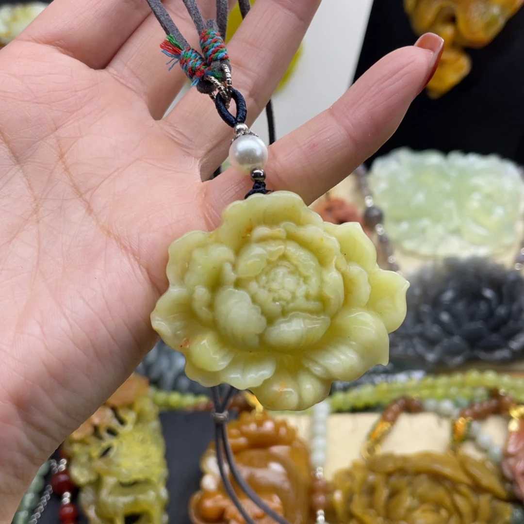 未镶嵌蛇纹石玉颈饰