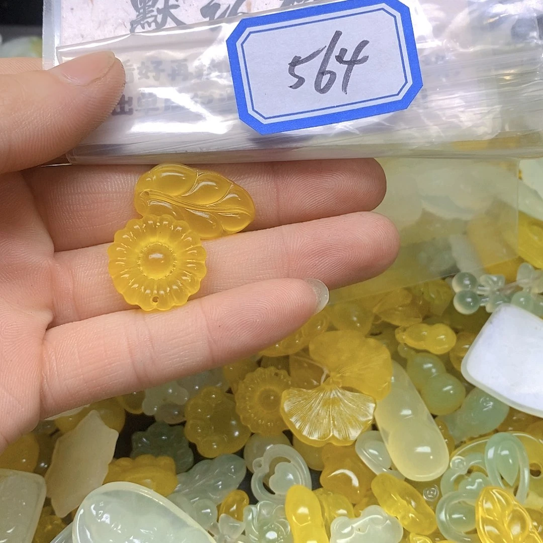 蛇纹石玉吊坠(不含链)未镶嵌王***妈564